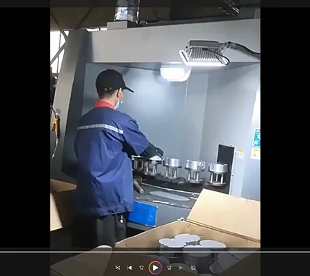 上海客户案例:船舶除锈喷砂机工作视频 上海客户案例:船舶除锈喷砂机工作视频
