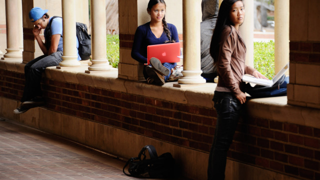 Do's and Don’ts For Dealing With Homesickness In College