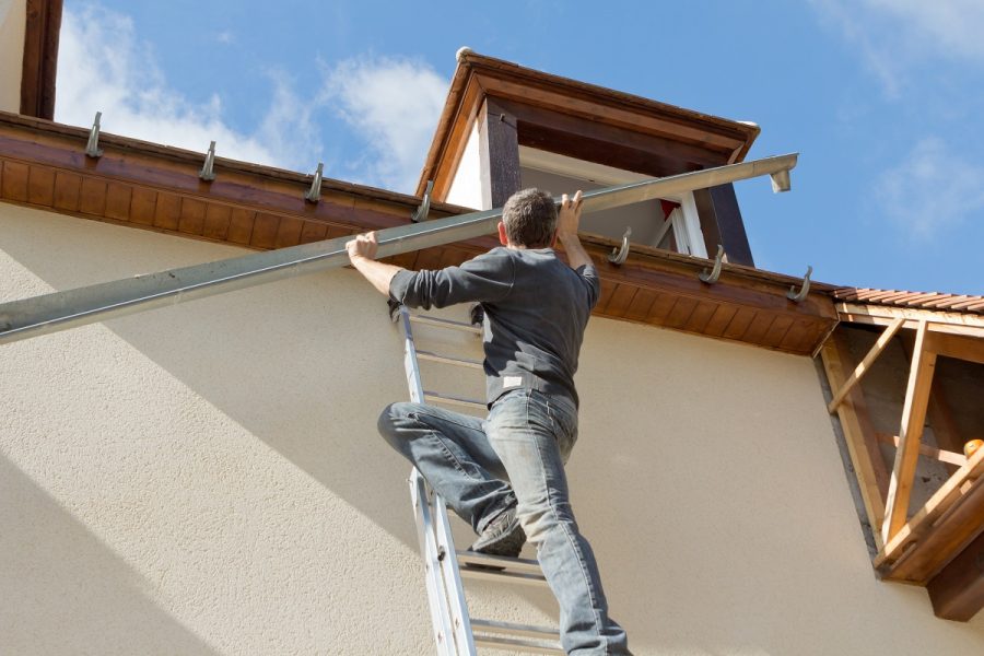 What Signs to Look For When You Need to Replace Your Gutters